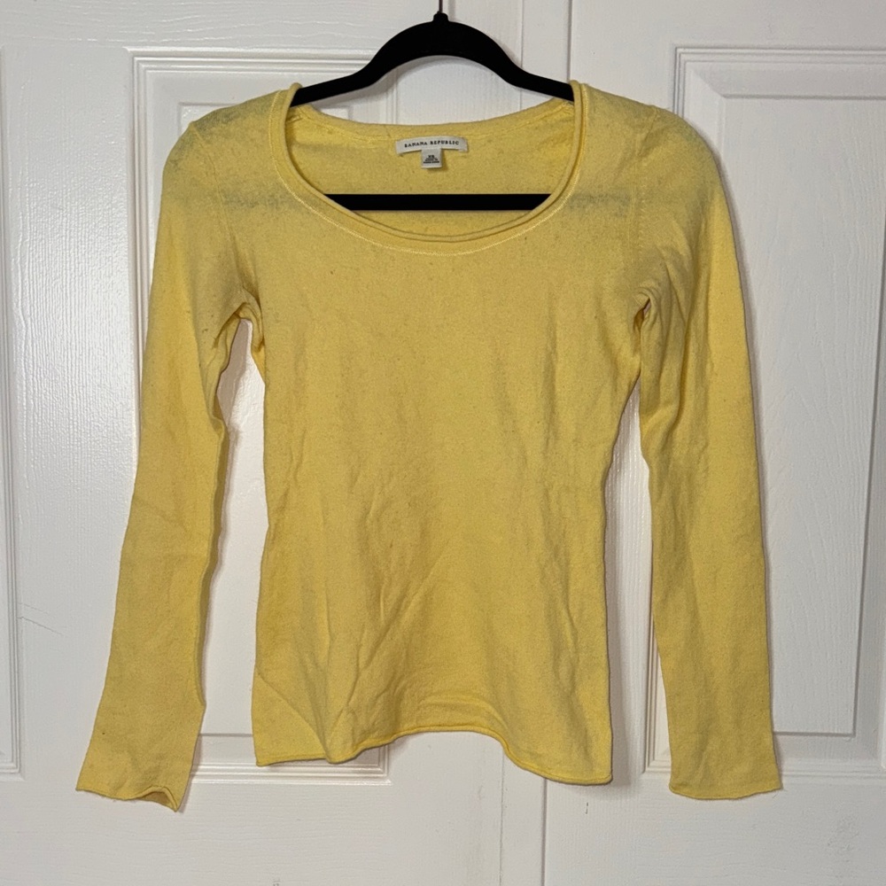 Banana Republic Pale Yellow Long Sleeve Scoop Neck Top
